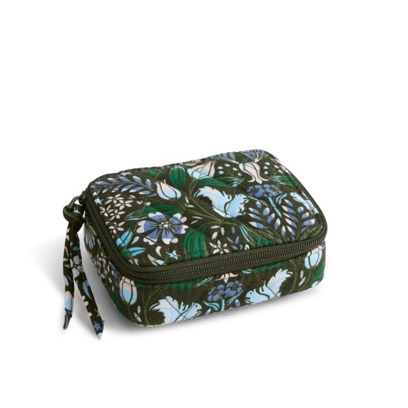 Vera Bradley Cotton Essential Travel Pill Case in Echanted Woodland Print. New - Picture 2 of 2
